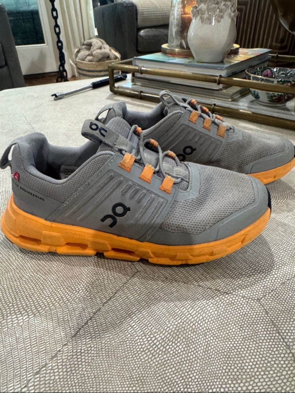 Boys OnCloud Tennis shoes
Size 1.5 
Grey/orange
Used but with lots of wear left!